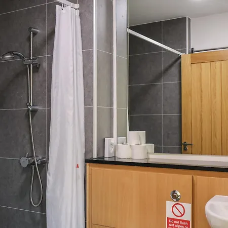 Jubilee First-floor King-size Bedroom Ferienhaus Penrith